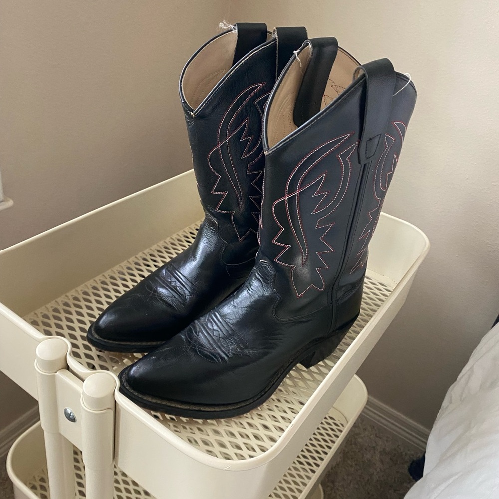 Black Leather Cowboy Boots with Red Stitching, size 5 with designs